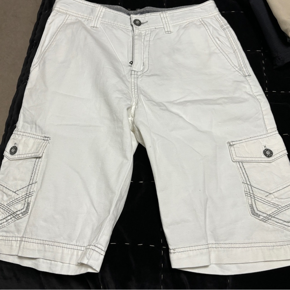 NEW White Buckle Cargo Shorts (30/25)